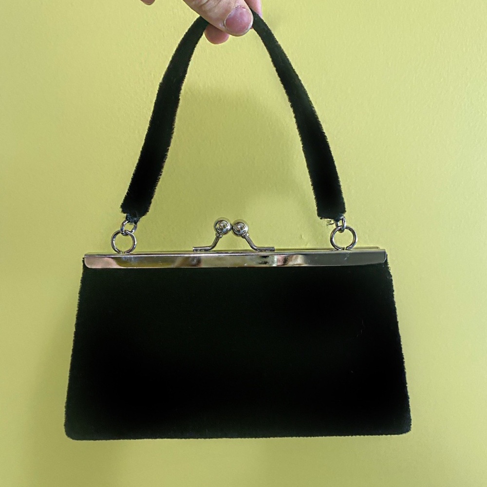 black clutch